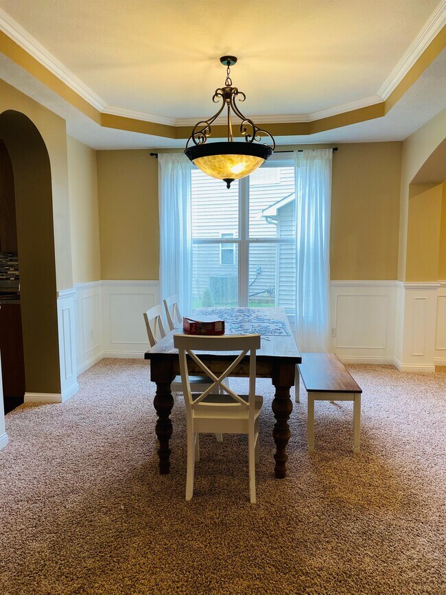 Building Photo - 6130 Golden Eagle Drive
