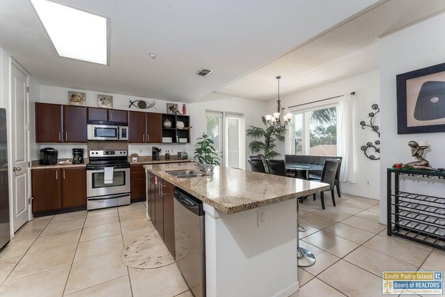 Building Photo - 5909 Padre Blvd