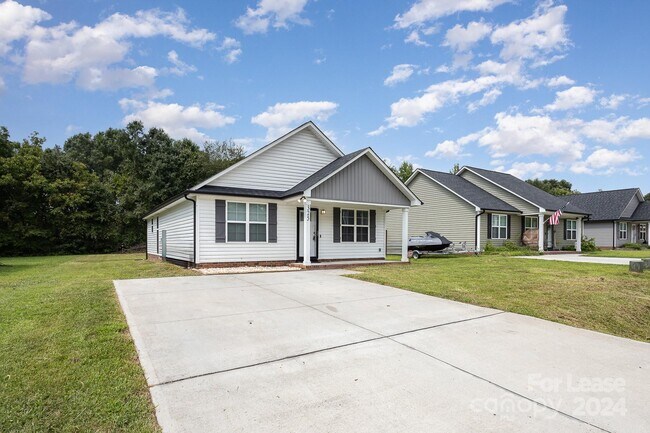 Building Photo - 325 Odell Dr NW