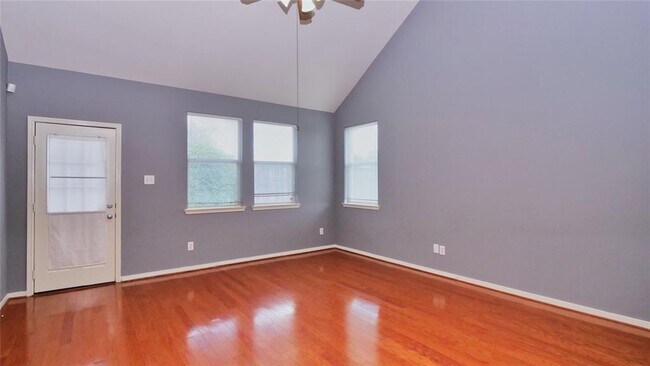 Foto del edificio - 2931 Meadowglen Cove