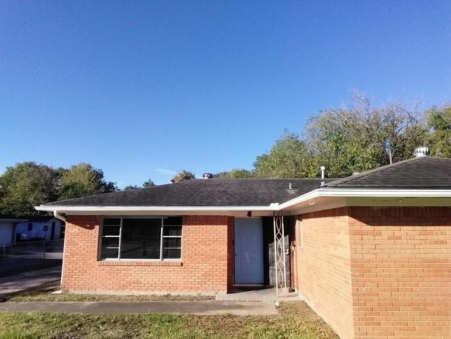 Foto del edificio - 913 1/2-4412 Bennington St