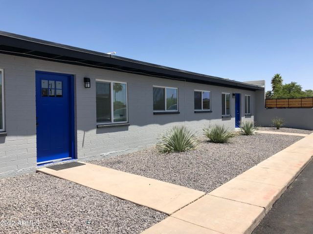 Building Photo - TERRIFIC 2 BEDROOMS 1 BATH SINGLE LEVEL UN...