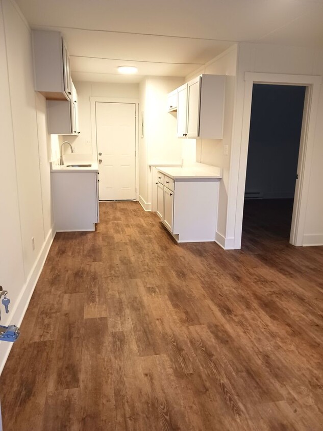 Primary Photo - Nice Remodeled One Bedroom Apt available i...