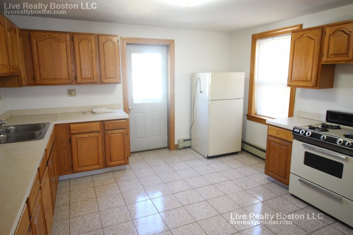 23 Murphy Ct, Newton, MA 02458 23 Murphy Ct Newton, MA Apartments