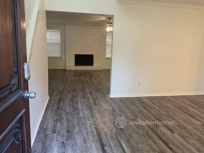Foto del edificio - 4018 Pecan Knoll Dr