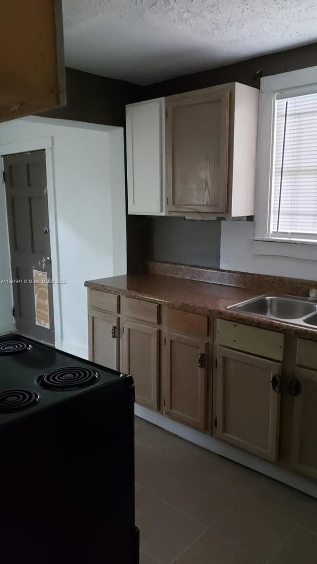Foto del edificio - 1517 Logan St