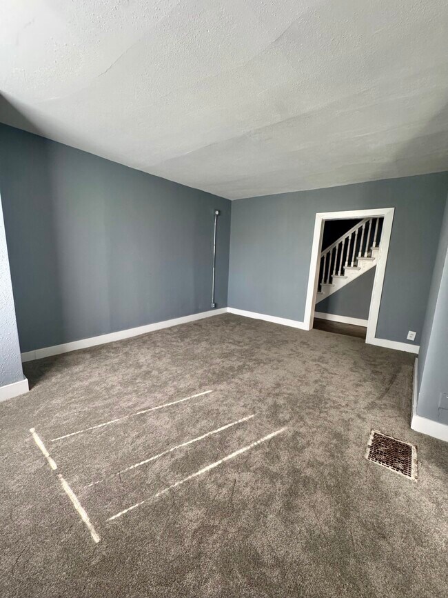 Foto del edificio - 616 E 6th St