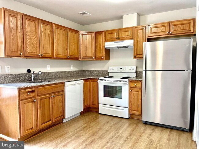 Building Photo - 1700 Westwind Way
