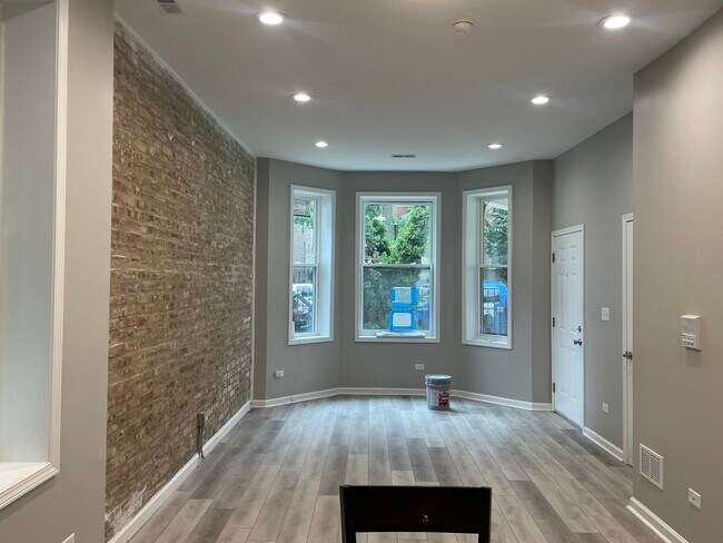 Foto del edificio - 2535 S Trumbull Ave