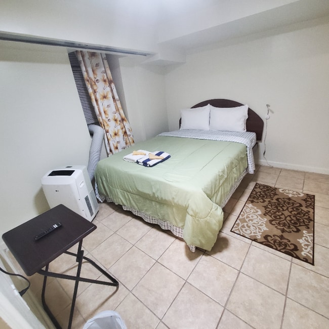 Building Photo - 524 Timpson Pl