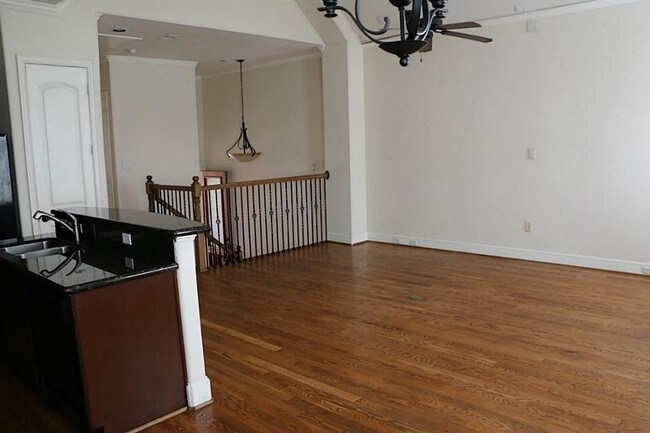 Foto del edificio - 6353 Richmond Ave