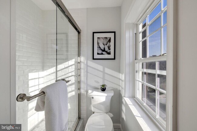 Foto del edificio - 4940 Bradley Blvd