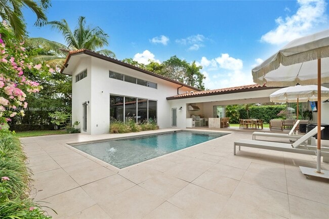 Building Photo - 6811 Sunset Dr