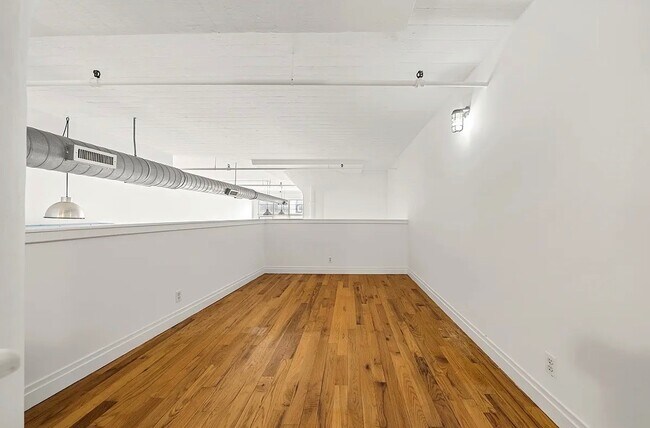 Foto del edificio - 689 Myrtle Ave