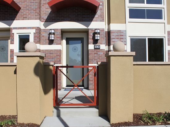 Building Photo - Luxury Town Home Available