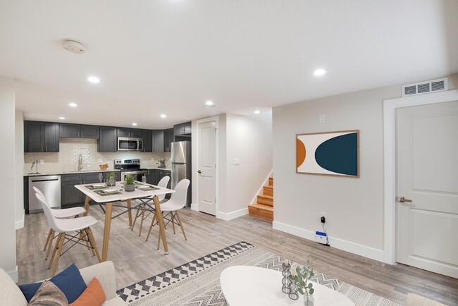 Building Photo - Newly remodeled basement apartment close t...