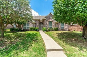 Building Photo - 10616 Red Cedar Dr