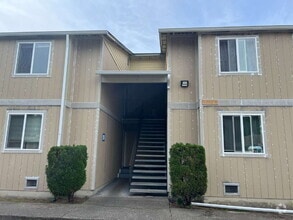 Building Photo - 1601 Maple Ln
