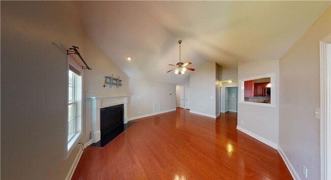 Foto del edificio - 400 Orchard Falls Dr
