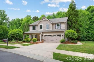 Building Photo - 4008 Pinebrook Ln
