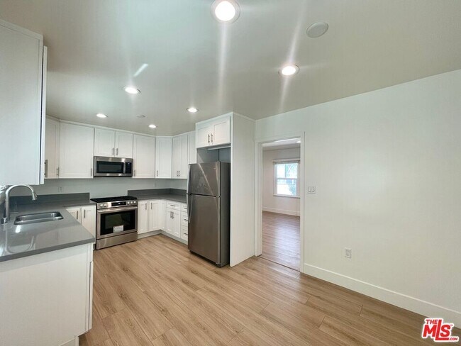 Foto del edificio - 4441 Tujunga Ave