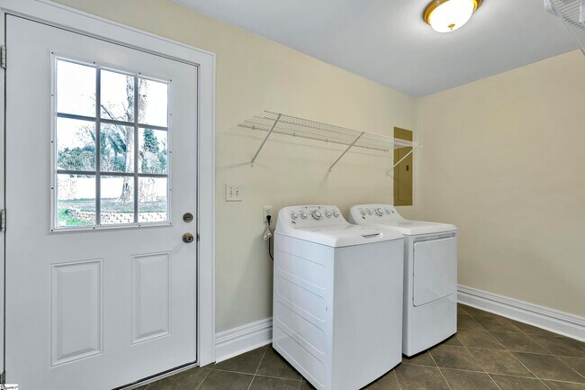 Foto del edificio - 210 Carlisle St