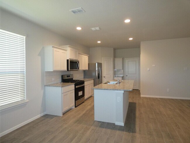Foto del edificio - 8637 Centerboard Ln