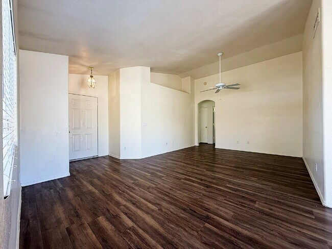 Foto del edificio - Charming 3-Bed, 2-Bath Home with Oversized...