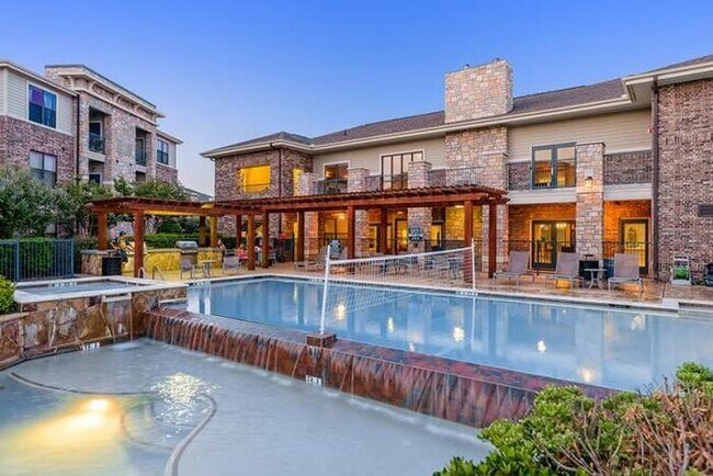 Foto del edificio - 4700 Ridge Rd