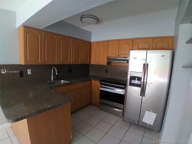 Building Photo - 1750 W 56th St