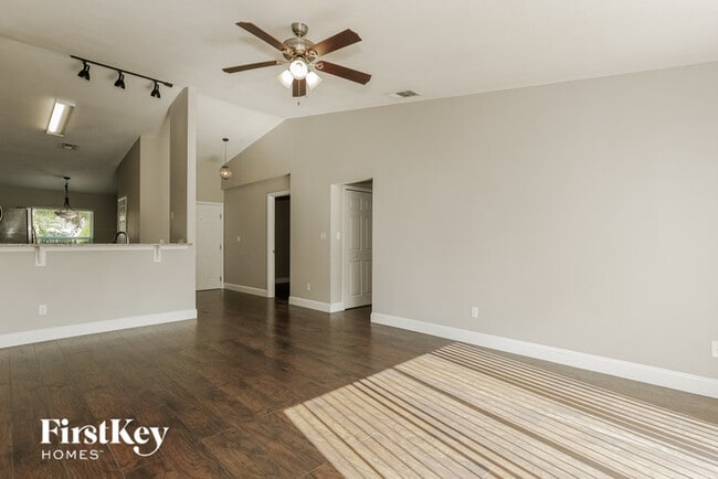 Building Photo - 1024 Olliff Way