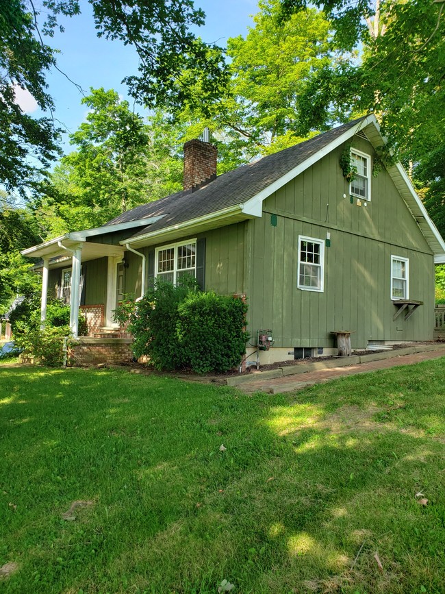Building Photo - 5168 Township Rd 356