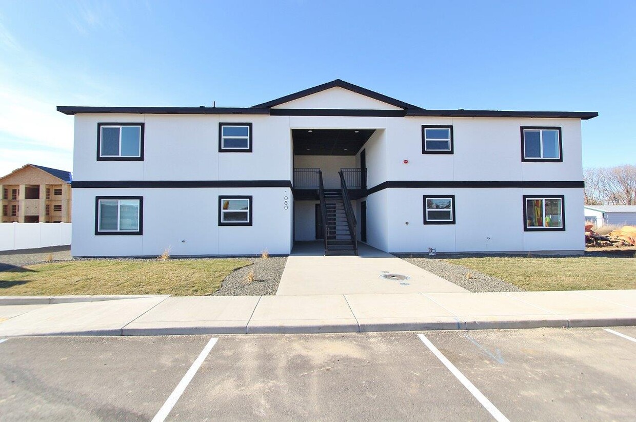 Primary Photo - 1050 Bighorn St Payette, ID, USA, Unit C
