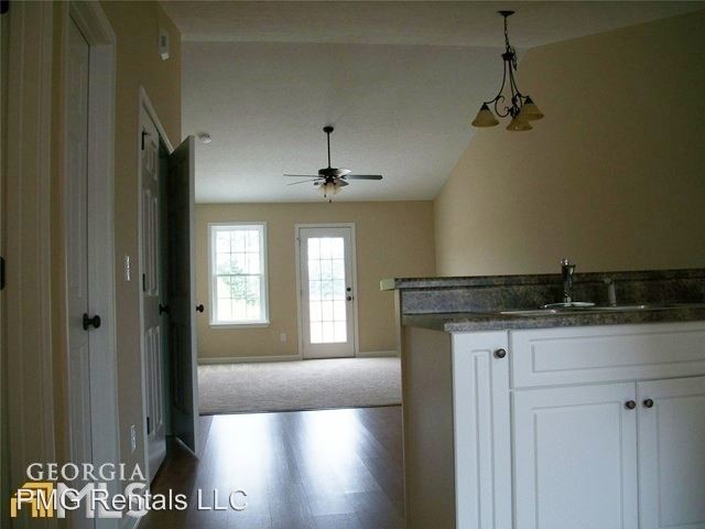Building Photo - 2 br, 2 bath House - 220 Sunview Drive