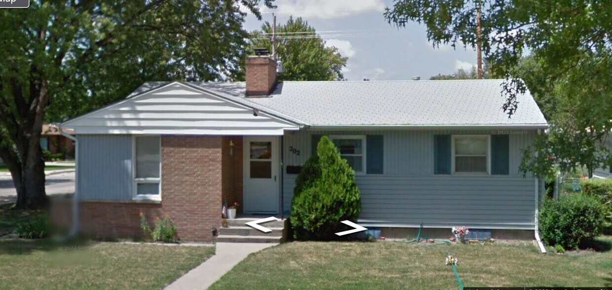 Primary Photo - 202 E 20th St