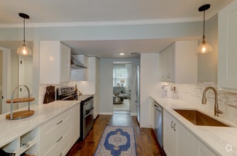 Building Photo - 734 Inlet Dr