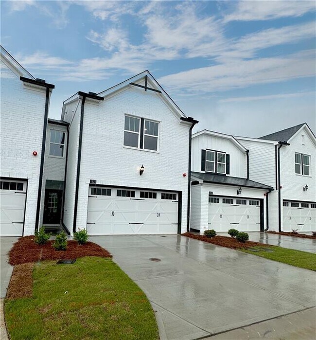 Building Photo - 1629 Flint River Pl SE