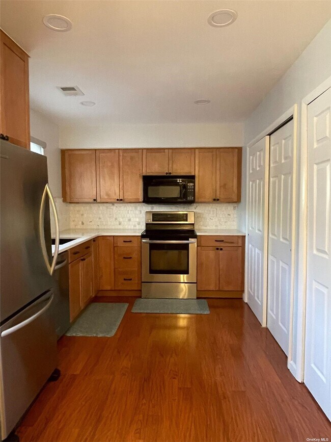 Foto del edificio - 230 Springmeadow Dr