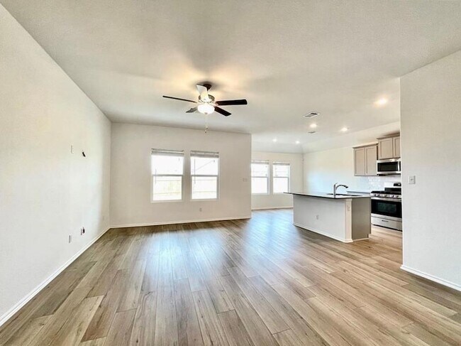 Foto del edificio - 431 Sebring Cir