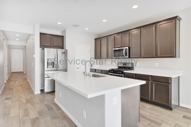 Building Photo - 8828 S 167th Ln