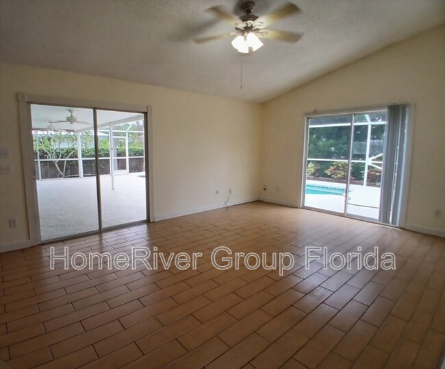 Building Photo - 2873 SE Eagle Dr
