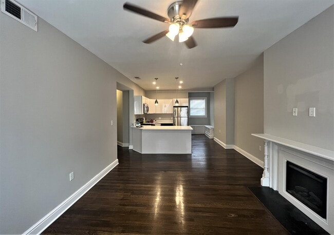 Building Photo - 52 Dunster St