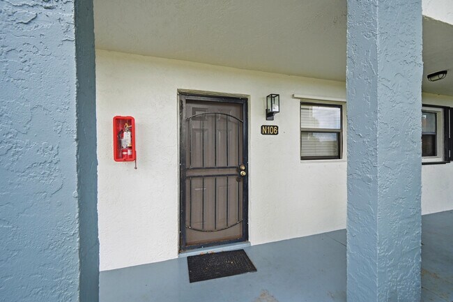 Foto del edificio - 2181 Woolbright Rd
