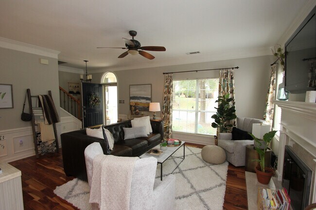 Foto del edificio - This home is so charming that you will fall in love!