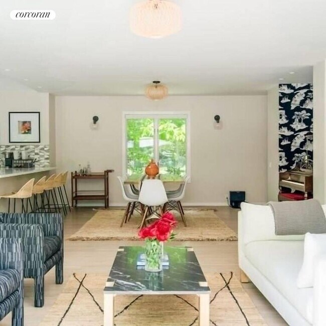 Foto del edificio - 20 Collingswood Dr