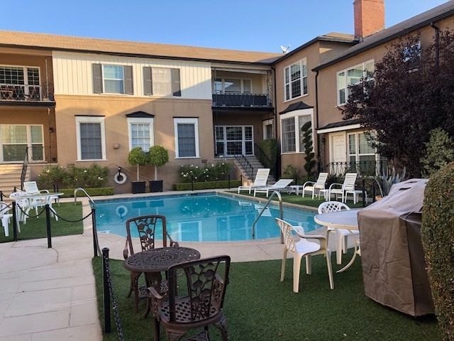 Beautiful Swimming Pool - 9709 W Olympic Blvd