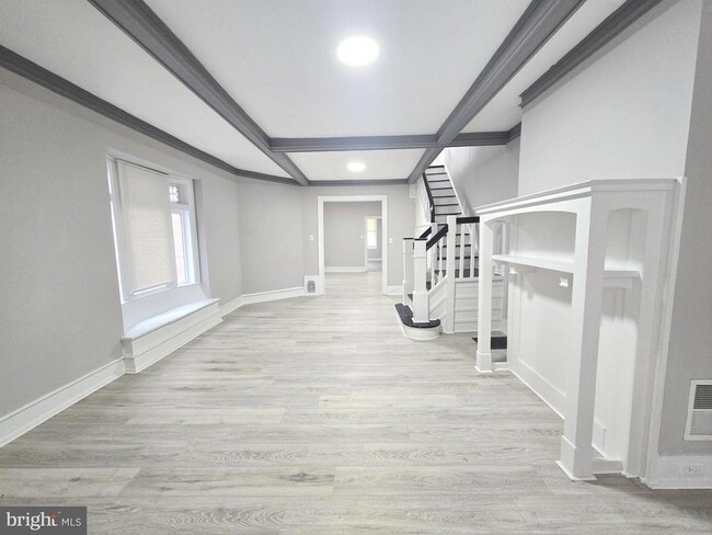 Foto del edificio - 5011 Larchwood Ave
