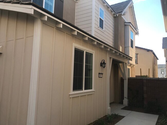 Foto del edificio - Luxury home 4Bedroom 3.5Bathroom in Chino