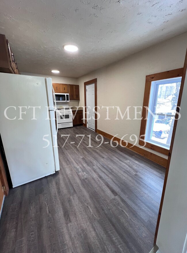 Cocina - 319 N Cochran Ave