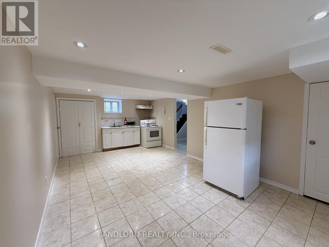 Photo principale - 220 Ellington Dr